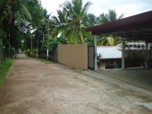 Sanmi Resort Malabe Exterior photo